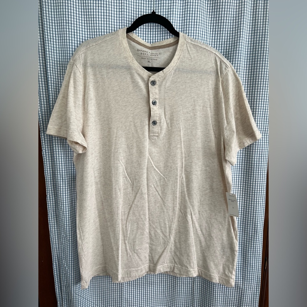 Banana Republic Men's Light Cream Short-Sleeve Henley